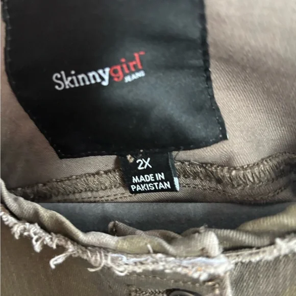 Skinny girl Camouflage Denim Jacket - Picture 5 of 5